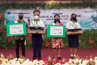 Foto bersama Pangeran Alam & Putri Lestari angkatan 15 dan 16.