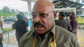 Ketua DPRD Mimika, Anthon Bukaleng. 