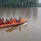 Tim SAR Gabungan tengah melakukan pencarian korban yang belum ditemukan dalam insiden tenggelamnya KM Usaha Baru  di Perairan Amar, Kabupaten Mimika.