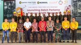 Foto bersama kegiatan peluncuran Batch Pertama Papuan Bright Program di Aula Yonif 754 Timika, Jumat (5/8/2022).