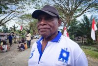 Perwakilan warga Kampung Iwaka, Herman Kumiyu.