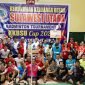 Foto bersama Wakil Bupati Mimika beserta para atlet dan panitia turnamen bulu tangkis KKBSU Cup 2022..