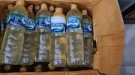 Sejumlah paket minuman keras yang diamankan Satpol PP di Pelabuhan Pomako Timika, Senin (19/9/2022).