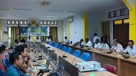 Tampak suasana pelaksanaan seminar pendahuluan penyusunan master plan pengembangan pariwisata Kampung Ipaya di ruang rapat Kantor Bappeda, Rabu (12/10/2022).
