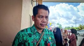 Kepala Badan Kesatuan Bangsa dan Politik Kabupaten Mimika, Yan Selamat Purba.