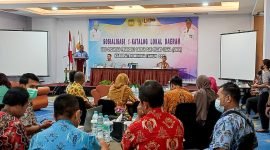 Plh Sekretaris Daerah Kabupaten Mimika, Willem Naa membawakan sambutan pembuka kegiatan sosialisasi E-Katalog Lokal/Daerah di Hotel Horison Ultima, Jalan Hasanuddin, Kamis (20/10/2022).