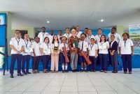 Founder TeachCast With Oxford, Kent Holiday foto bersama dengan para siswa-siswi di Sekolah Asrama Taruna Papua. (Foto: Galeripapua.com)