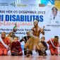 Penampilan tarian nusantara oleh anak-anak Sekolah Luar Biasa Negeri Mimika dalam pergelaran pentas seni memperingati Hari Disabilitas Internasional, Sabtu (3/12/2022) di Ballroom Hotel Grand Tembaga, Timika, Papua Tengah. 