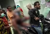 Salah satu korban saat dilarikan ke RSUD Wamena, Kamis (23/2/2023). 