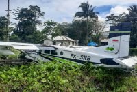 Pesawat Smart Air tergelincir di Bandara Kenyam, Kabupaten Nduga, Papua Pegunungan, Jumat (4/8/2023). 