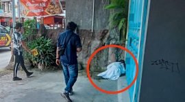 Seorang pria ditemukan tewas di Jalan Budi Utomo, Timika, Papua Tengah, Minggu (13/8/2023).