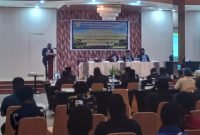 Bupati Puncak Willem Wandik saat menyampaikan LKPJ Bupati dan Wakil Bupati Puncak masa bakti 2018-2023. (Foto: Galeri Papua/Jefri Manehat)