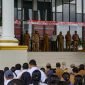Suasana apel pagi di lobi Kantor Pusat Pemerintahan, SP3, Timika, Papua Tengah, Senin (4/9/2023). (Foto: Galeri Papua/Endy Langobelen)