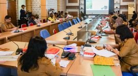 Suasana rapat penyusunan kajian pengembangan budidaya kopi robusta di Kantor Bappeda Mimika, Jalan Cendrawasih, Timika, Papua Tengah, Selasa (12/9/2023). (Foto: Galeri Papua/Endy Langobelen)