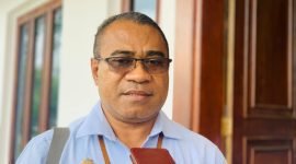 Kepala Badan Kepegawaian dan Pengembangan Sumber Daya Manusia Kabupaten Mimika, Drs. Ananias Faot, M.Si. (Foto: Galeri Papua/Jefri Manehat)