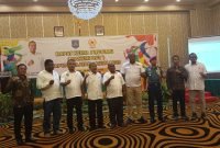 Foto bersama Pengurus KONI PPS dan KONI empat kabupaten yakni Merauke, Mappi, Asmat dan Boven Digoel usai Rakerprov di Swissbel Hotel Merauke. (Foto: Istimewa/Humas Pemda Merauke)