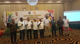 Foto bersama Pengurus KONI PPS dan KONI empat kabupaten yakni Merauke, Mappi, Asmat dan Boven Digoel usai Rakerprov di Swissbel Hotel Merauke. (Foto: Istimewa/Humas Pemda Merauke)