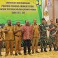 Foto bersama kegiatan sinkronisasi rancangan Perda Tata Ruang Mimika tahun 2023-2042 di Hotel Swizz Belin, Timika, Papua Tengah.  (Foto: Galeri Papua/Endy Langobelen)