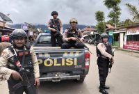 Aparat melakukan patroli dan terapkan sistem pengamanan kota di Pegunungan Bintang, Papua Pegunungan. (Foto: Istimewa/Satgas Humas Damai Cartenz)
