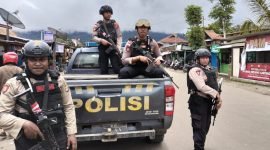 Aparat melakukan patroli dan terapkan sistem pengamanan kota di Pegunungan Bintang, Papua Pegunungan. (Foto: Istimewa/Satgas Humas Damai Cartenz)