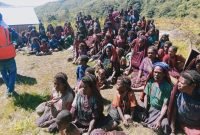 Tampak masyarakat yang terdampak bencana cuaca ekstrem di Kabupaten Yahukimo, Papua Pegunungan. (Foto: Istimewa/Humas Polda Papua)