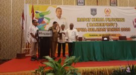Pembukaan Rakerprov KONI PPS oleh Asisten 1 Setda PPS, Waket KONI PPS, didampingi perwakilan penguris KONI pusat. (Foto: Istimewa/Humas Pemda Merauke)