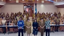 Foro bersama pada pembukaan bimbingan teknis penyusunan register risiko di Hotel Cartenz, Jalan Budi Utomo, Timika, Papua Tengah, Senin (27/11/2023). (Foto: Galeri Papua/Jefri Manehat)