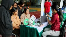 Antusias para murid dalam mengikuti Education Fair 2023 yang digelar Yayasan Pendidikan Jayawijaya (YPJ) di SMP YPJ Kuala Kencana, Kabupaten Mimika, Papua Tengah. (Foto: Istimewa/Corporate Communication PT Freeport Indonesia)