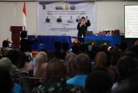 Pemateri dari BNN Pusat saat memaparkan materi dalam rangka pencegahan peredaran narkoba. (Foto: Galeri Papua/Moh. Wahyu Welerubun)