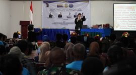 Pemateri dari BNN Pusat saat memaparkan materi dalam rangka pencegahan peredaran narkoba. (Foto: Galeri Papua/Moh. Wahyu Welerubun)