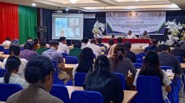 Suasana sosialisasi kebijakan daerah mengenai pemberian fasilitas/insentif dan kemudahan penanaman modal tahun 2023 di Ballroom Hotel Cenderawasih 66, Mimika, Papua Tengah, Rabu (20/12/2023). (Foto: Galeri Papua/Moh. Wahyu Welerubun)