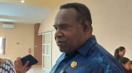 Kepala Dinas Penanaman Modal Pelayanan Terpadu Satu Pintu (DPMPTSP) Kabupaten Mimika, Abraham Kateyau