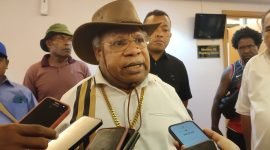 Bupati Mimika, Eltinus Omaleng. (Foto: Galeri Papua/ Endy Langobelen)