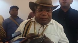 Bupati Mimika, Eltinus Omaleng. (Foto: Galeri Papua/Jefri Manehat)