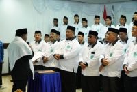 Ketua MUI Provinsi Papua, KH. Syaiful Islam Al Payage, S.H., saat membacakan naskah pengukuhan MUI Kabupaten Mimika, di Cendrawasih Hall, Hotel Serayu, Timika, Papua Tengah, Sabtu (20/1/2024). (Foto: Galeri Papua/Moh. Wahyu Welerubun)