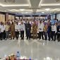 Foto bersama PGGM, tamu undangan, dan muda-mudi di Mimika pada pembukaan seminar narkoba di Hotel Cenderawasih 66, Mimika, Papua Tengah, Senin (22/1/2024). (Foto: Istimewa)