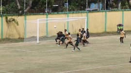 Papua Barat Daya kontra Papua Pegunungan dalam lanjutan babak kualifikasi PON XXI Aceh-Sumatera Utara (Sumut) 2024 bagi empat Daerah Otonomi Baru (DOB) Papua Raya di Stadion Wania Imipi, Mimika, Papua Tengah, Jumat (26/1/2024). (Foto: Istimewa)