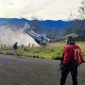 Pesawat Smart Air PK-SNJ tergelincir dan keluar jalur runway di Bandara Aminggaru, Distrik Ilaga, Kabupaten Puncak, Papua Tengah, Senin (5/2/2024). (Foto: Istimewa/Humas Polda Papua)