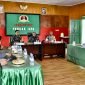 Suasana rapat pembentukan tim percepatan sidang pleno rekapitulasi suara Pemilu 2024 di Makodim 1714/Puncak Jaya, Mulia, Papua Tengah, Rabu (28/2/2024). (Foto: Valentine Margareth Patalle/Prokompim Puncak Jaya)