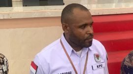 Ketua KPUD Mimika, Dete Abugau. (Foto: Galeri Papua/Moh. Wahyu Welerubun)