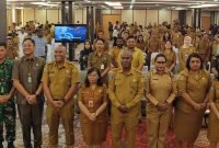 Foto bersama Pemerintah Kabupaten Mimika dan unsur Forkopimda Kabupaten Mimika pada pembukaan Musrenbang RKPD Kabupaten Mimika 2025.  (Foto: Galeri Papua/Endy Langobelen)