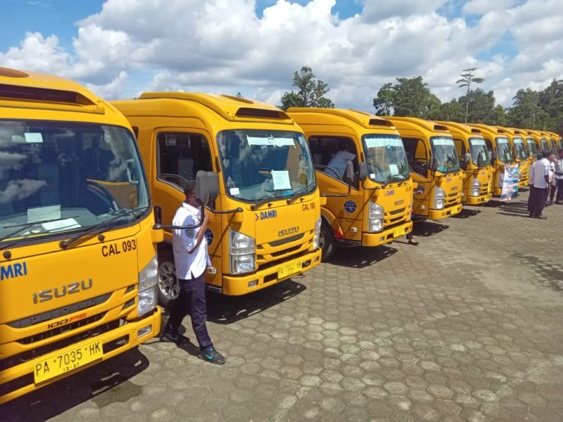Bus-bus yang nantinya akan melayani masyarakat Mimika secara gratis. (Foto: Galeri Papua/Jefri Manehat) 
