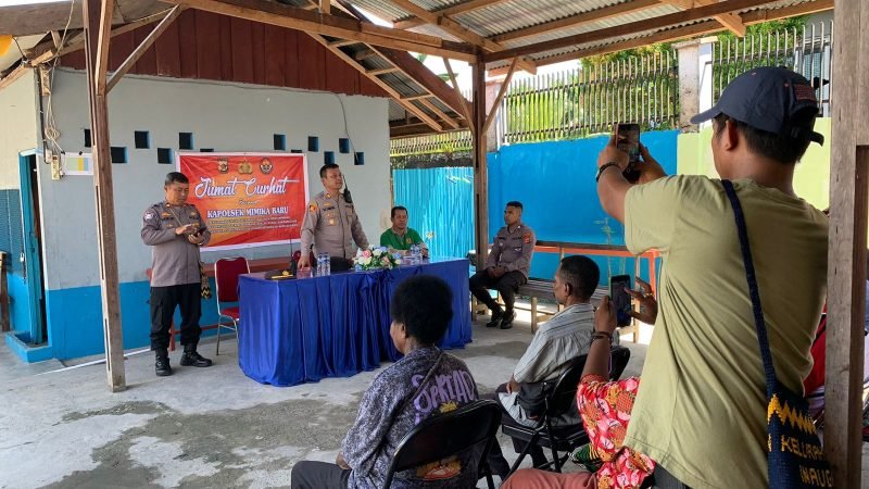 Giat Jumat Curhat Polsek Mimika Baru di Kantor Kelurahan Inauga. (Foto: Galeri Papua/Moh. Wahyu Welerubun)