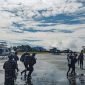 Personel Satgas Blukar Brimob dan Naggala Kopassus diterjunkan ke Distrik Homeyo, Kabupaten Paniai, Papua Tengah, Jumat (3/5/2024). (Foto: Istimewa/Satgas Humas Damai Cartenz 2024).