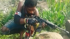 Junius Waker alias Lupa Waker, anggota KKB pimpinan Goliath Tabuni yang ditangkap Satgas Ops Damai Cartenz di Distrik Tembagapura, Kabupaten Mimika, Papua Tengah, Minggu (19/5/2024). (Foto: Istimewa/Satgas Humas Damai Cartenz 2024)