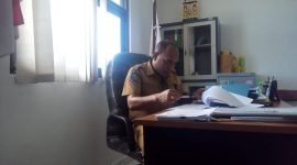 Kepala Bagian Kesra Setda Mimika, Richard Wakum. (Foto: Galeri Papua/Jefri Manehat)