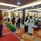 Pengambilan janji sumpah dalam pelantikan anggota PPD se-Kabupaten Mimika di Ballroom Hotel Horison Diana, Timika, Papua Tengah, Kamis (16/5/2024). (Foto: Galeri Papua/Endy Langobelen) 
