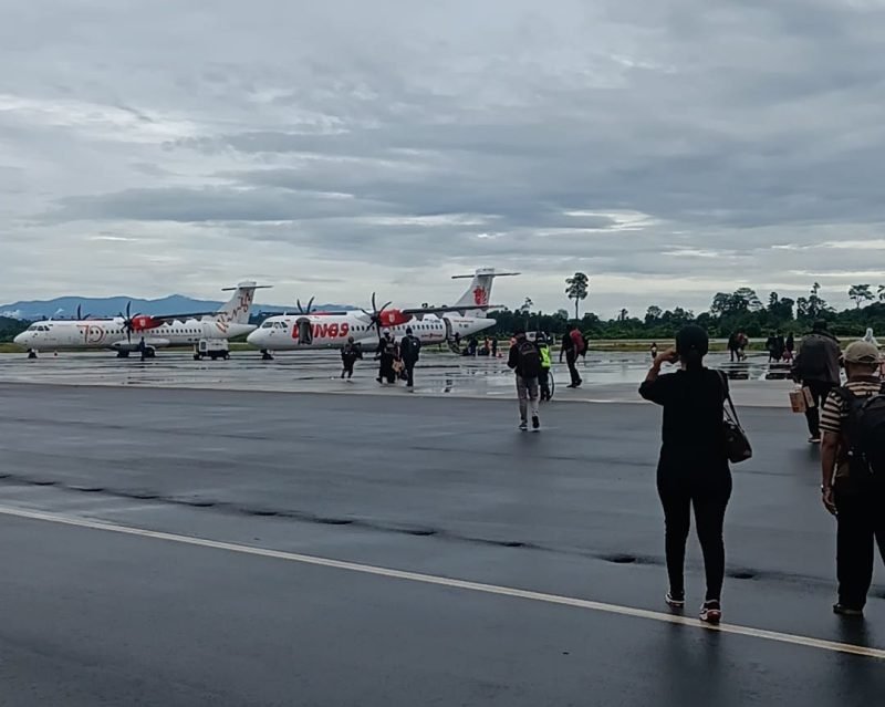 Landasan pacu Bandara Baru Nabire, Kamis (11/4/2024). (Foto: Galeri Papua/Rachmat Julaini) 