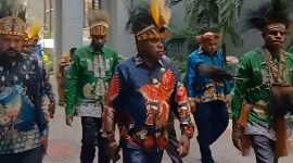 Asosiasi MRP se-Tanah Papua saat mendatangi Kantor Mahkamah Agung, Senin (13/5/2024). (Foto: Istimewa)