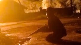 TPNPB Kodap VIII Intan Jaya saat menyerang dan membakar sejumlah bangunan di Distrik Paniai Timur, Kabupaten Paniai, Papua Tengah, Rabu (22/5/2024). (Foto: Istimewa/TPNPB-OPM)